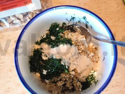 Cukinijų ritinėliai su graikiniais riešutais ir varškės sūriu Žingsnis 4