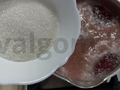 Uogų želė iš kukurūzų krakmolo Žingsnis 3