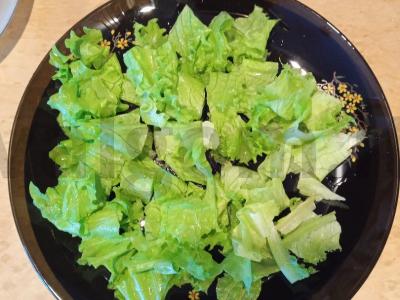 Salotos su marinuotomis burokėliais ir mocarela Žingsnis 1