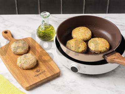 Cukinijų ir konservuotų žuvų kotletai Žingsnis 4