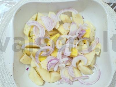 Vištiena, kepta su obuoliais ir bulvėmis orkaitėje Žingsnis 3