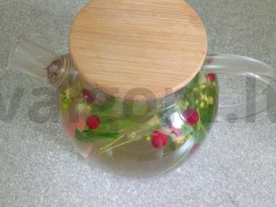 Liepos, mėtų, spanguolių, citrinos ir medaus arbata Žingsnis 7