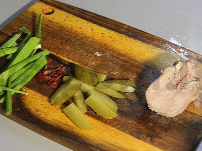 Rulonai iš liežuvio su krienais ir agurku Žingsnis 2