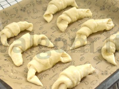 Sluoksniuotos tešlos rageliai su želė saldainiais Žingsnis 5