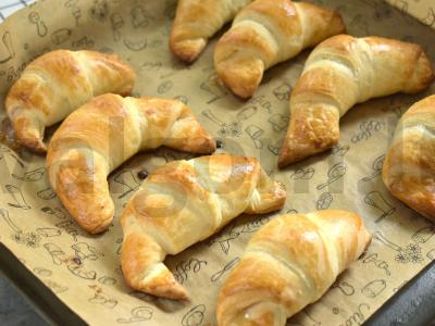 Sluoksniuotos tešlos rageliai su želė saldainiais Žingsnis 6