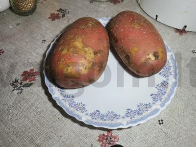 Kaimiškas pusryčių patiekalas su bulvėmis Žingsnis 1