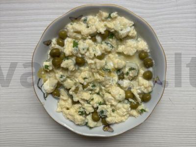 Kiaušiniai su žaliais žirneliais pusryčiams Žingsnis 9