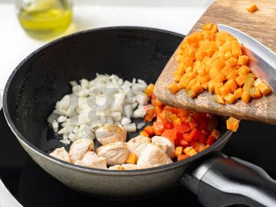 Grikių košė su vištiena ir daržovėmis Žingsnis 3