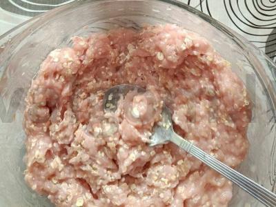 Kiaulienos kotletai su avižiniais dribsniais Žingsnis 3