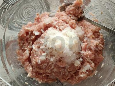 Kiaulienos kotletai su avižiniais dribsniais Žingsnis 4