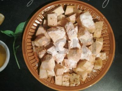 Salotas su traškiais baklažanais, pomidorais ir mocarela Žingsnis 1