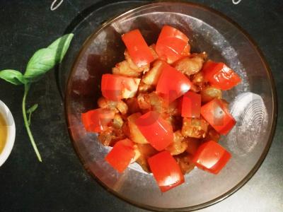 Salotas su traškiais baklažanais, pomidorais ir mocarela Žingsnis 5