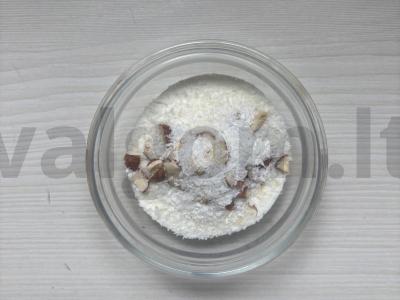 Greitas kremas su kokosų drožlėmis ir lazdyno riešutais Žingsnis 4