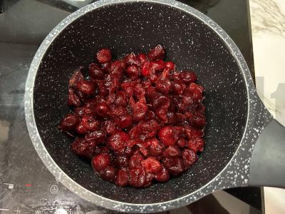 Vyšnių štrudelis iš sluoksniuoto tešlos Žingsnis 1