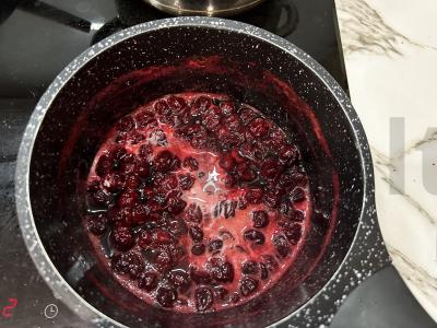 Vyšnių štrudelis iš sluoksniuoto tešlos Žingsnis 4