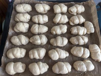 Dešrelės tešloje su graikišku jogurtu Žingsnis 6