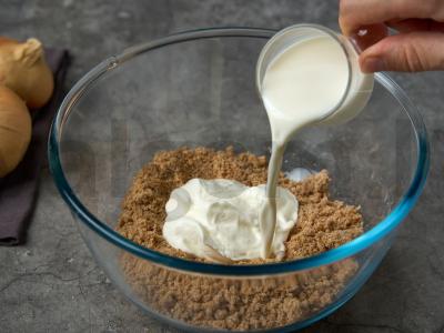 Svogūnų pyragas Žingsnis 5