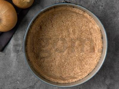 Svogūnų pyragas Žingsnis 6