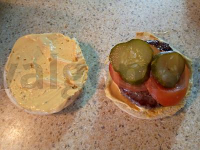 Namų burgeris su jautienos kotletu Žingsnis 4