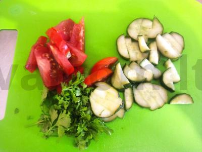 Šiltas salotas su keptu cukiniju ir šviežiais daržovėmis Žingsnis 2