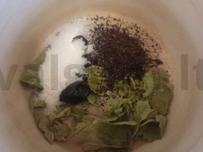 Arbatos gėrimas su vynuogėmis ir erškėtrožėmis Žingsnis 2