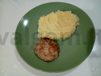 Vištienos faršo kotletai „Paprasti ir greiti“ pagrindine nuotrauka