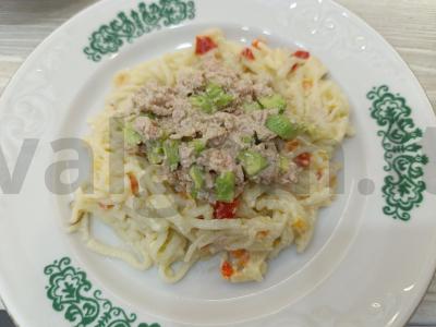 Kiaušinių makaronai su avokadu ir žuvies paštetu Žingsnis 6