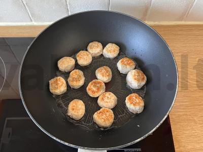 Vištienos kukuliai grietinėlės padaže Žingsnis 4