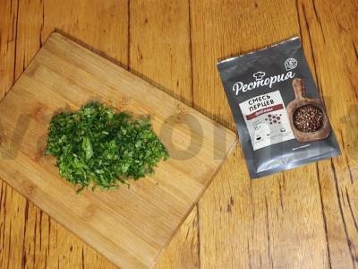 Kiaulienos lyulya-kebabas ant anglių Žingsnis 1