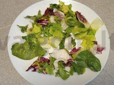 Salotos su kalmarais, mocarela ir putpelių kiaušiniais Žingsnis 1