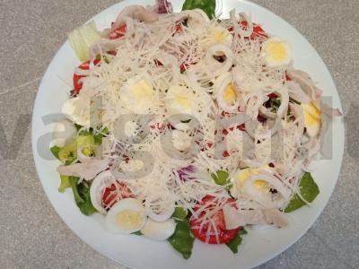 Salotos su kalmarais, mocarela ir putpelių kiaušiniais Žingsnis 6