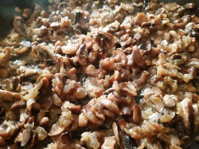 Bulvių apkepas su grybais Žingsnis 1