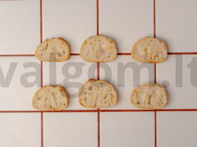 Krevetės su kiaušiniu, žaliu žirneliu ir padažu Žingsnis 1