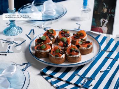 Sumuštinis su raudonąja žuvimi ir varškės dipu pagrindine nuotrauka