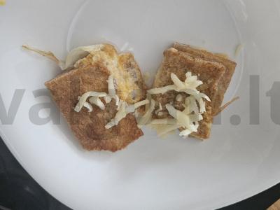 Mini skrudinta duona su krekeriais ir sūriu pagrindine nuotrauka