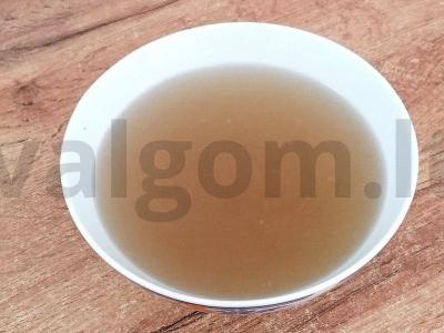 Kvapnus kalakutų sultinys su kaulais pagrindine nuotrauka