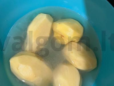 Kepta bulvė su sūriu Žingsnis 1