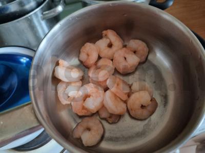 Kiaušinių makaronai su krevetėmis Žingsnis 2