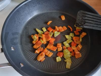 Kiaušinių makaronai su krevetėmis Žingsnis 3