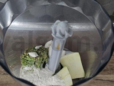 Daržovių vafliai su kiaušiniu Žingsnis 1