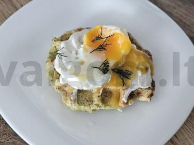 Daržovių vafliai su kiaušiniu pagrindine nuotrauka