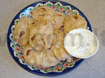 Mantai su naminiu faršu, bulvėmis ir grietinės padažu pagrindine nuotrauka