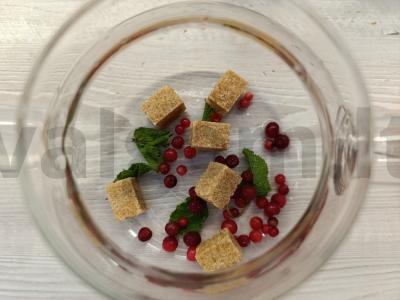 Žolelių gėrimas su spanguolėmis Žingsnis 3