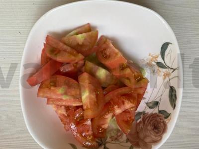 Lengvas daržovių salotas su salierais Žingsnis 4