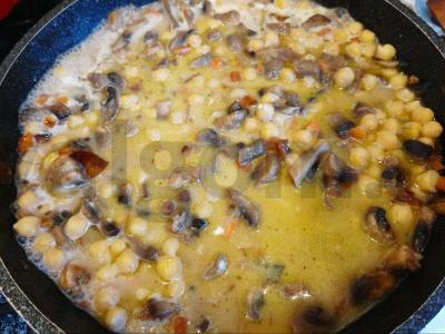 Avinžirniai su grybais grietinėlės padaže Žingsnis 9