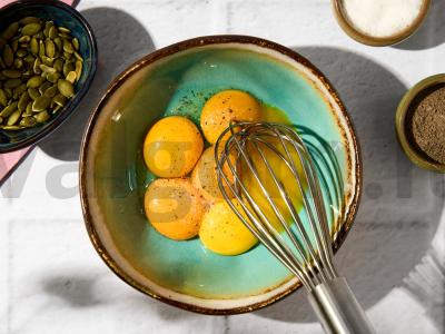 Biskvitinis omletas su ožkų sūriu ir pesto Žingsnis 3