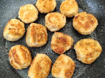 Varškės-vištienos rutuliukai džiūvėsėliuose Žingsnis 5