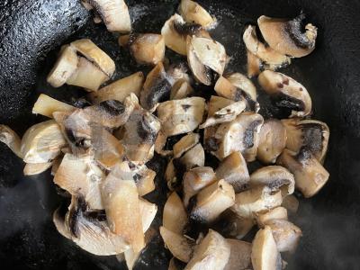 Havajų mišinys su ryžiais, grybais ir vištienos filė Žingsnis 1