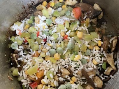 Havajų mišinys su ryžiais, grybais ir vištienos filė Žingsnis 4