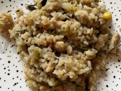 Havajų mišinys su ryžiais, grybais ir vištienos filė pagrindine nuotrauka